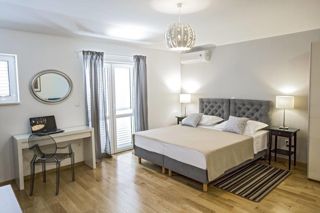 Rooms Margarita Stobreč Εξωτερικό φωτογραφία